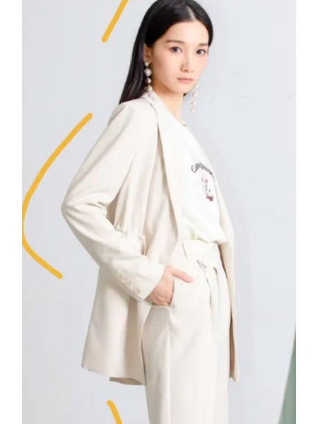 阿依莲女装品牌2021春夏套装白色