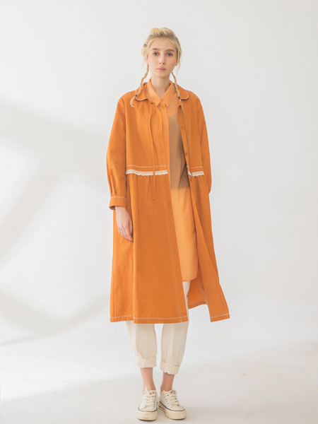 庄玛女装品牌2021春夏橙色气质外套