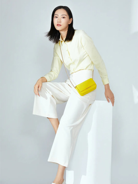 微奢零度女装品牌2021春夏米黄色衬衫