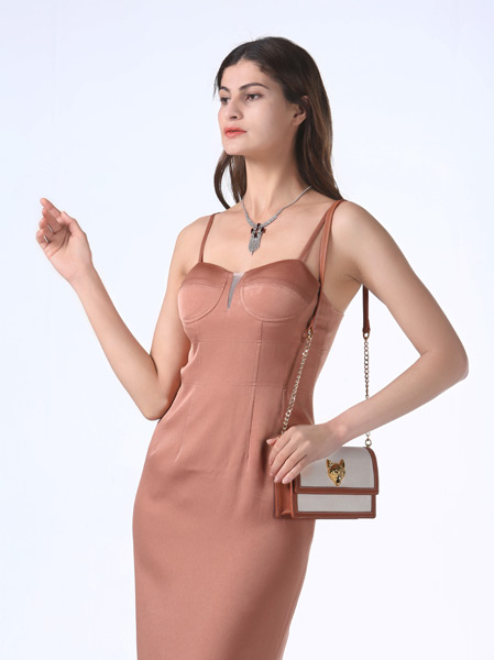 Vesper Lynd女装品牌2021春夏吊带修身长裙