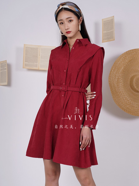 薇薇希女装品牌2021春夏红色排扣连衣裙