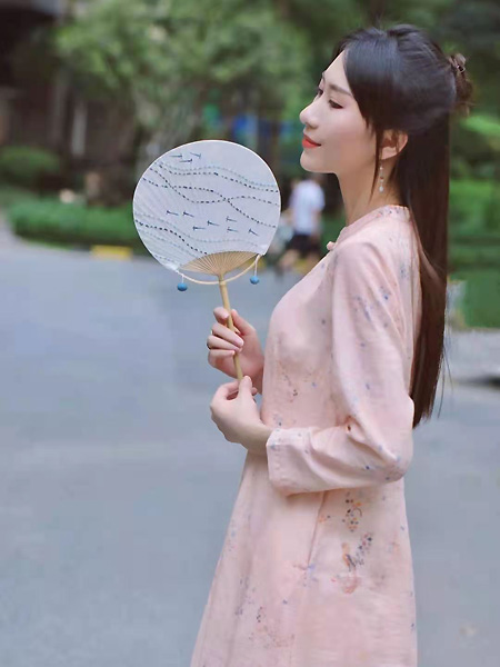 迂墨女装品牌2021春夏粉色中国风长裙