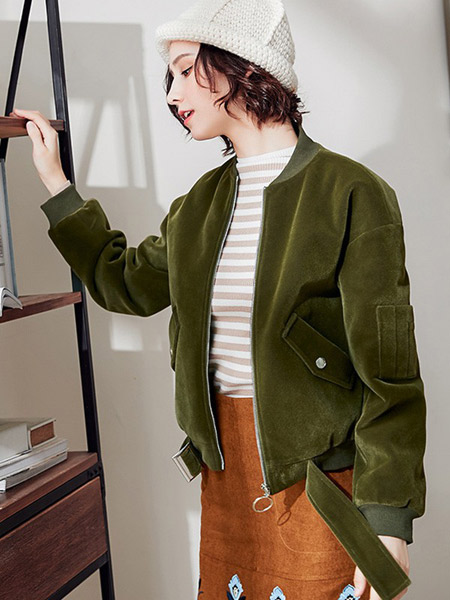 QIANSU(芊素)女装品牌2021春夏墨绿色外套