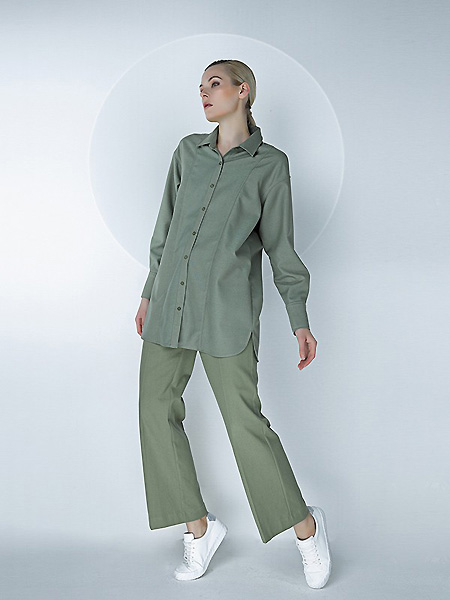 D.MARTINAQUEEN九色鹿女装品牌2021春夏绿色长款套装