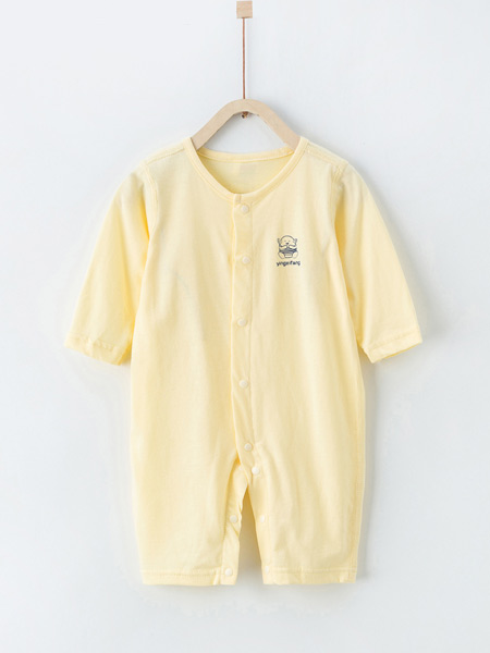 婴姿坊童装品牌2021春夏米黄色排扣爬服