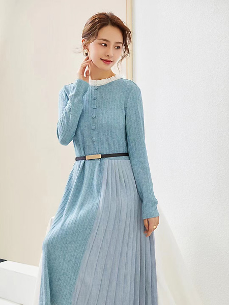 歌米裳女装品牌2021春夏蓝色针织网纱拼接长裙