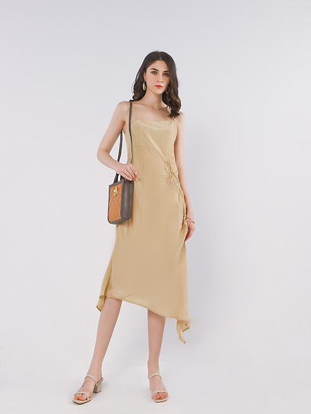 VESPER LYND女装品牌2021夏季吊带时尚收褶连衣裙