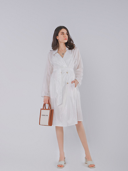 VESPER LYND女装品牌2021夏季纯色时尚大衣