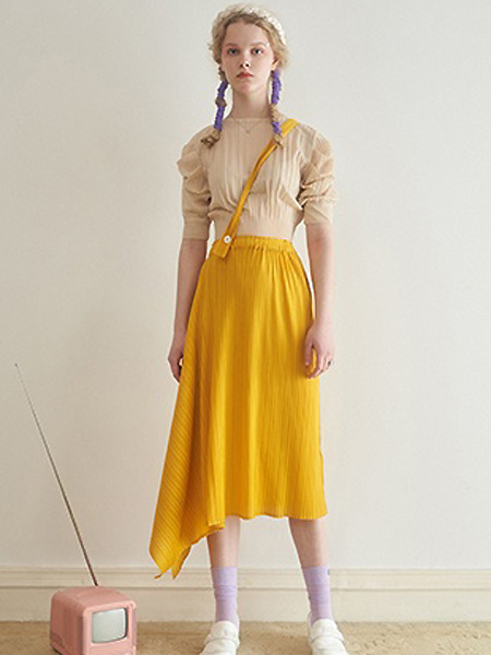 BIBILEE女装品牌2021春夏季黄色复古收腰下摆不规则半身裙