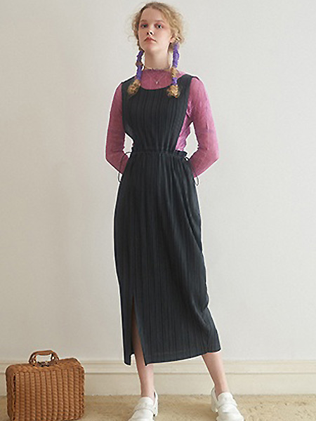 BIBILEE女装品牌2021春夏季个性黑色两件套长裙