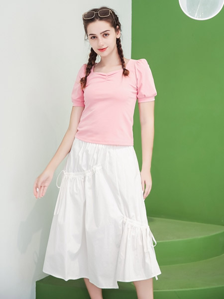 艾诺绮女装品牌2021夏季粉色方领上衣