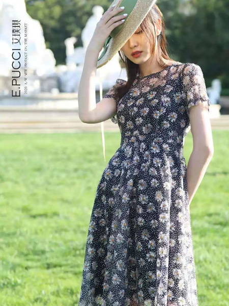 艾璞琪女装品牌2021夏季碎花收腰减龄长裙