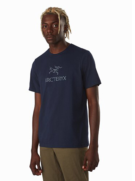 始祖鸟男装品牌2021春季一款经典的Arc' teryx T恤