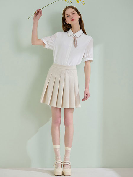轩日女装品牌2021春夏学院风白色衬衣