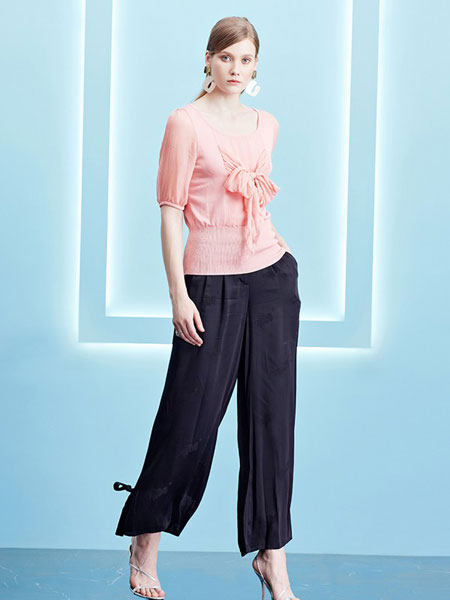 KODICE女装品牌2021春夏粉色蝴蝶结收腰甜美减龄上衣