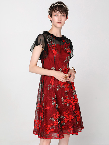 KODICE女装品牌2021夏季红色复古网纱刺绣及膝中长款A字伞摆连衣裙