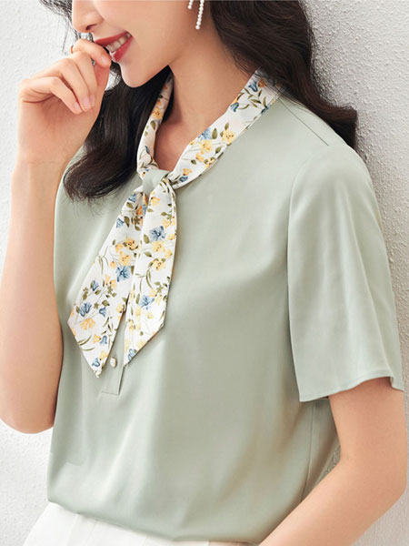 欧莎女装品牌2021夏季减龄小衫洋气上衣设计感抹茶绿色