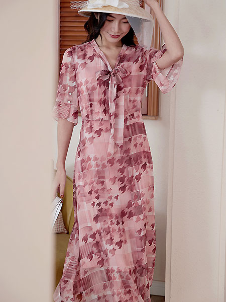 歌蒂诗女装品牌2021夏季粉色七分袖碎花连衣裙洋气减龄蝴蝶领系带