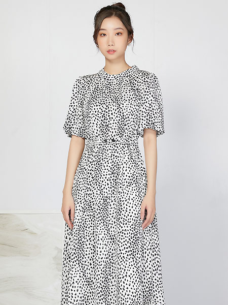 UMISKY优美世界女装品牌2021夏季设计师风花纹高腰连衣裙