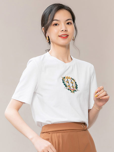 UMISKY优美世界女装品牌2021夏季字母刺绣宽松T恤上衣