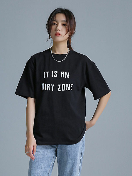 Itisanairyzone（IAZ）女装品牌2021春夏黑色显瘦T恤