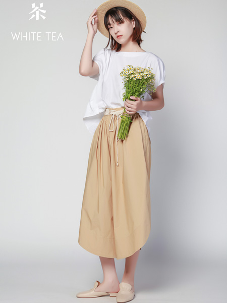 白茶女装品牌2021夏季日系白色T恤