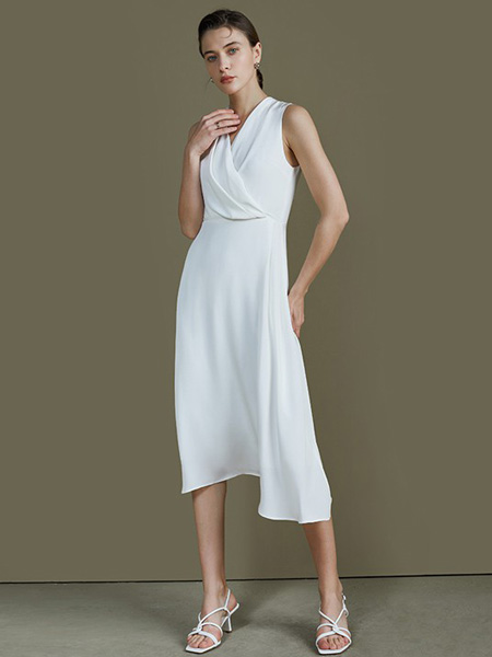 TieForHer女装品牌2021夏季修身白色连衣裙