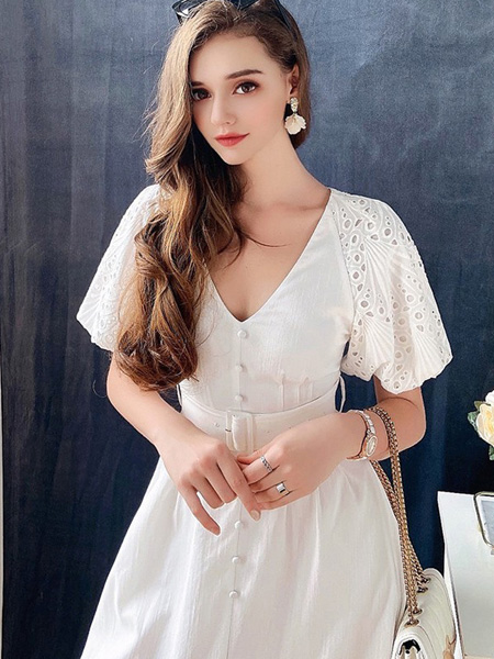 粉红大布娃娃女装品牌2021夏季新款白色法式初恋甜美连衣裙
