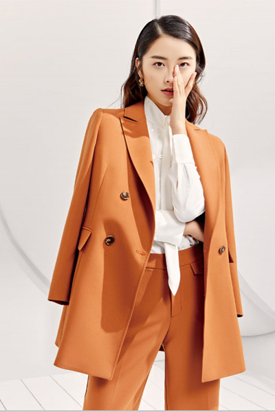 苏选SUXUAN女装品牌2021春夏新款橙色休闲双排扣西服外套，套装