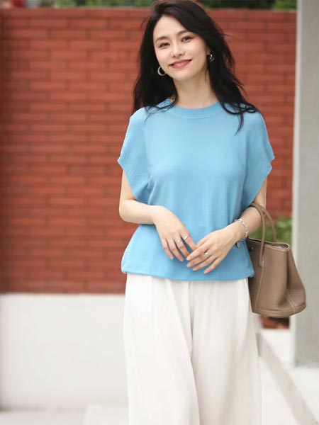 嘉禾利莎女装品牌2021夏季蓝色短袖T恤