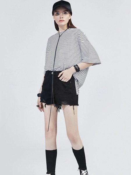 欧宝女装品牌2021夏季针织黑白条纹短袖t恤女夏宽松2