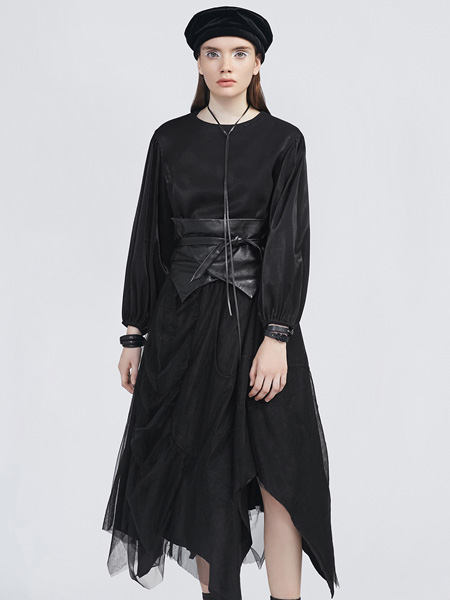 欧宝女装品牌2021夏季新款黑色显瘦宽松圆领上衣