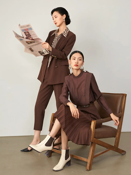 贵姿女装品牌2021秋季褐色阔型西装外套套装