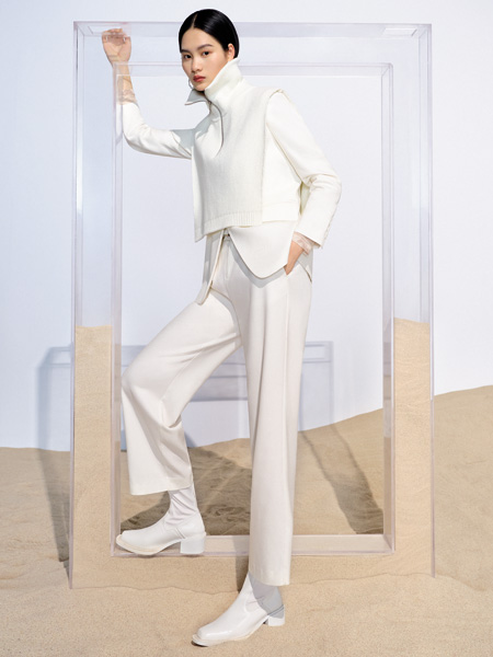 迪卡轩女装品牌2021秋季白色成熟外套套装