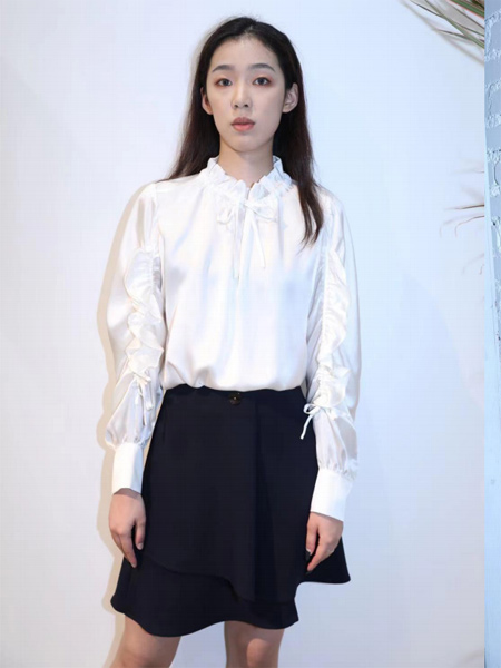 esons女装品牌2021秋季白色蝴蝶结长袖衬衫