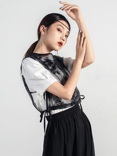 PASHOW女装品牌2021夏季黑心刺绣镂空薄纱套装