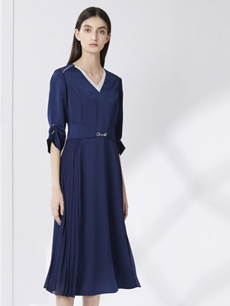 卡迪黛尔女装品牌2021秋季新款通勤优雅气质简约法式风五分袖纯色连衣裙