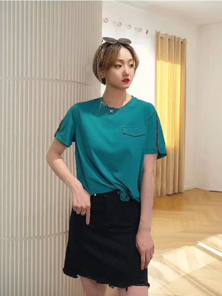 石库门女装品牌2021夏季纯色圆领补丁口袋T恤
