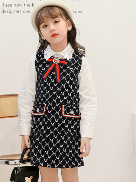 两个小朋友童装童装品牌2021秋冬蕾丝边刺绣印花连衣裙
