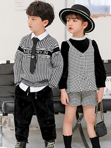 两个小朋友童装童装品牌2021秋冬背带格子纹路背心套装