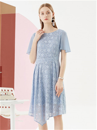 卡迪黛尔女装品牌2021秋季新品纯色蕾丝立体花朵不规则气质名媛优雅连衣裙