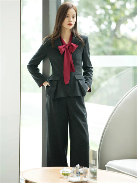 歌锦女装品牌2021秋季系带纯色西装外套