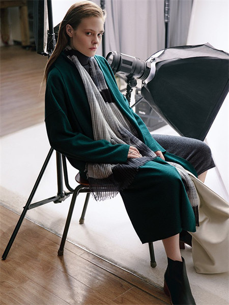 ZAIN形上女装品牌2021秋冬绿色长款针织外套