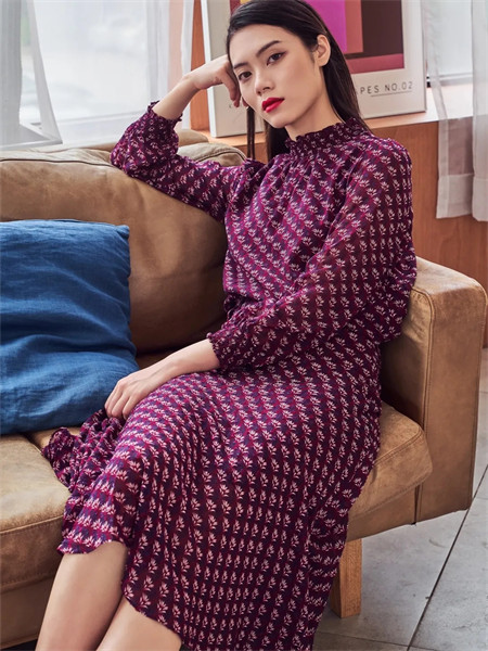 艾璞琪女裝品牌2021秋季花邊領紫色印花修身連衣裙