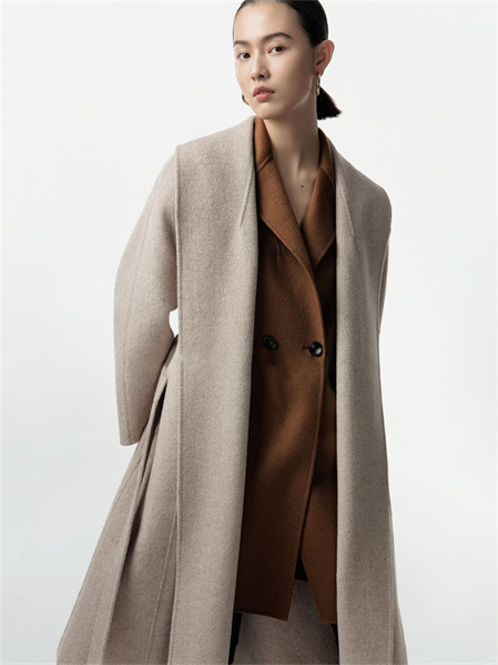 FEARCHARIA（凡诗琪）女装品牌2021秋季打底咖色加厚外套