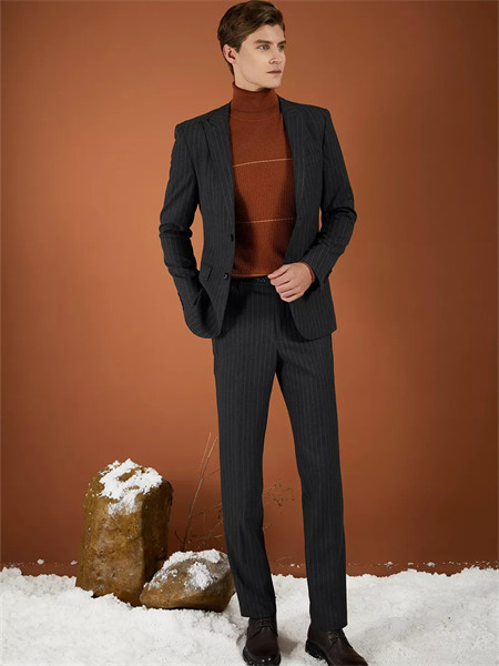 卡度尼男装品牌2021秋季时尚条纹西装两件套
