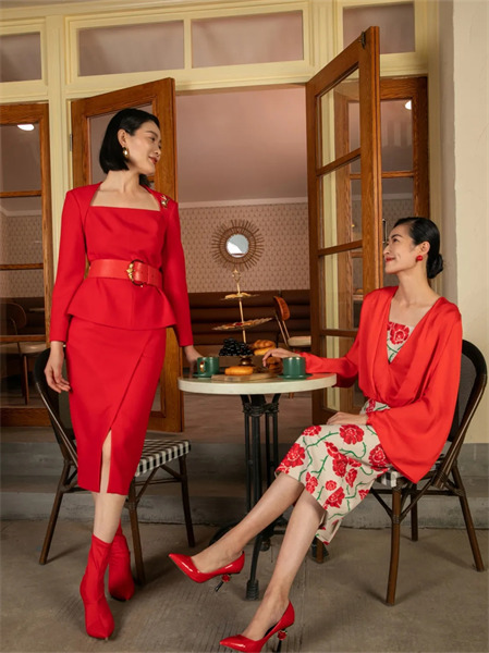 15小时女装品牌2021秋季时尚气质红色上衣