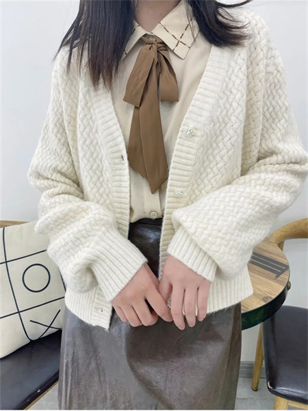幻彩四季女装品牌2021秋季纹路针织长袖衬衫外套