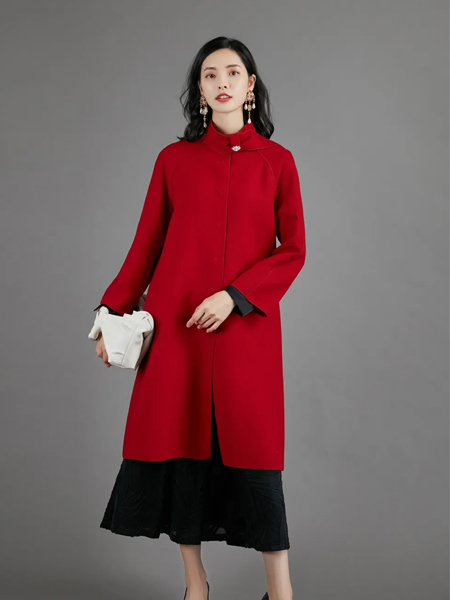 粉蓝时尚女装品牌2021秋冬红色显肤色时髦大衣