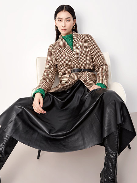 伊纳芙女装品牌2021冬季韩版格纹收腰外套